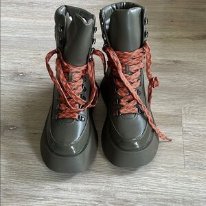 Stylish Women's Boots in Olive and Orange